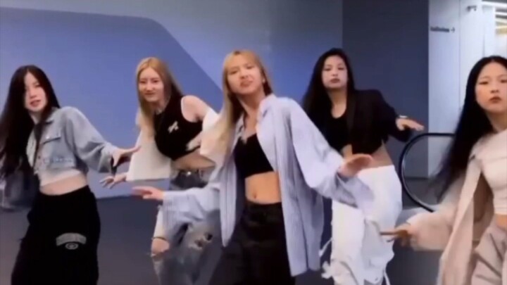 BABYMONSTER Ruka, Asa, Ahyeon, Rami and Chiquita dancing to TREASURE 'T5' Song "Move".