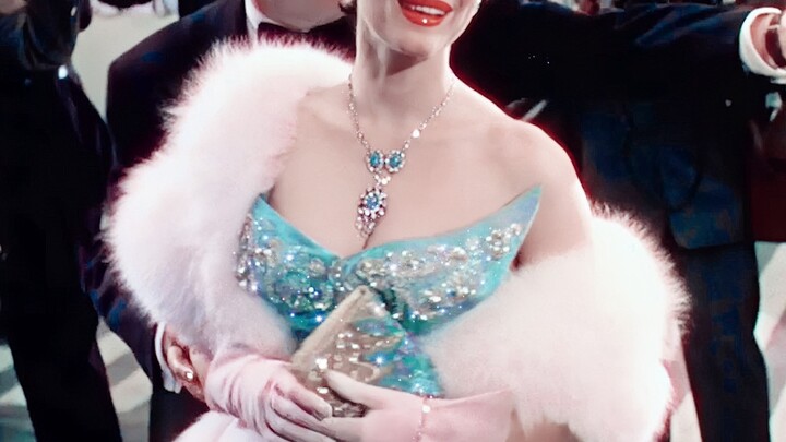 Standar kecantikan menurun! Di abad lalu, layar benar-benar dipenuhi oleh para wanita yang penuh per