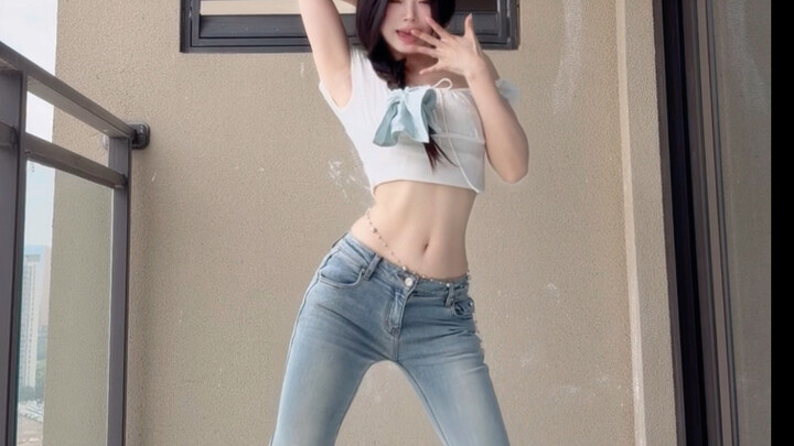 Penampilan ini benar-benar khas Shen Youna—es krim!