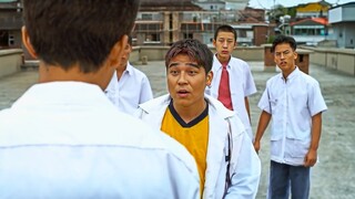 School thugs unaware picking on the wrong new student!