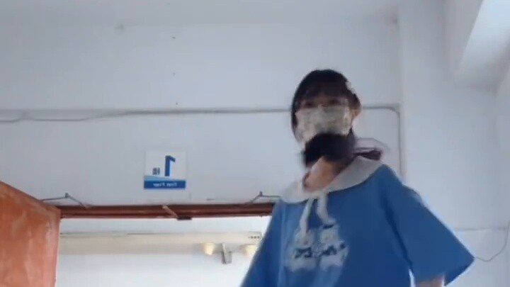 Saya terlalu malas untuk menyerahkan pekerjaan rumah saya.