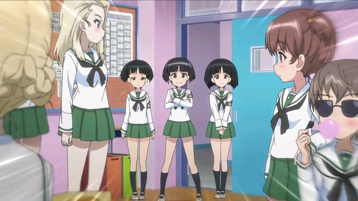 Girls Und Panzer: Motto Love Love Sakusen desu! | 02 |