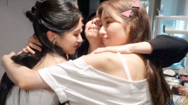 Nayeon secretly came to Japan to support Misamo! They burst into tears backstage!