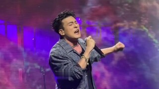 “完全沉浸在自己的艺术当中不管别人死活了”啊啊啊啊啊俺不中了，这又是演谁去唱K…😂#孙艺洲