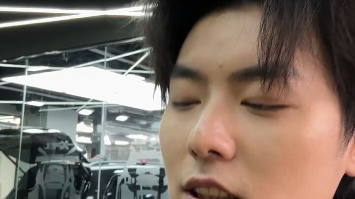 Thử thách điên rồ từ fan: A Trạch nhất định hoàn thành nhiệm vụ! Đến 2 triệu lượt xem rồi!