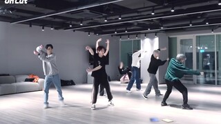 钱锟：一款稳定输出的练习室伴唱机器