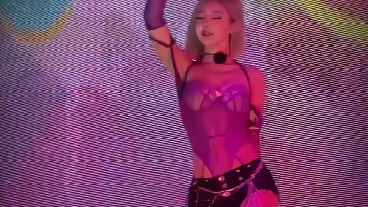 Sis just casually danced “Up and Down.” This limited-time encore—do you still like it?