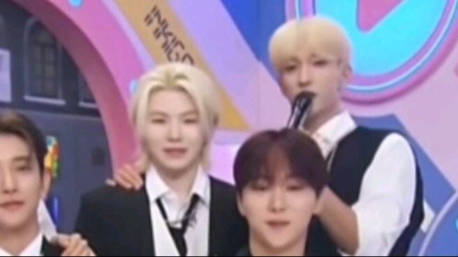 لي شو مين يعرّف يوي تشي: يوي تشي، الموهوبة الغريبة اللطيفة مثل وو زي