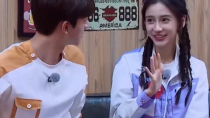 Tolong deh, ini kan AB!! Siapa sih yang nonton Running Man dan nggak suka sama dia!!!