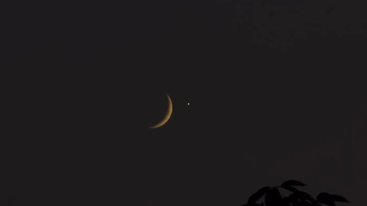 is aangan mein aisa Chand .