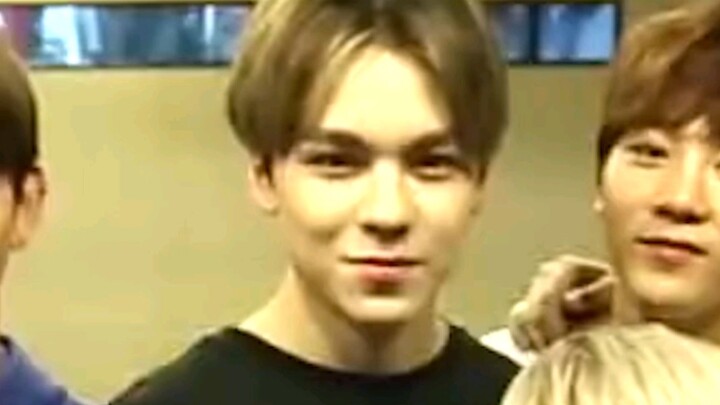 【vernon 崔韩率】女团舞都一身正气的 不愧是你 崔啵哝