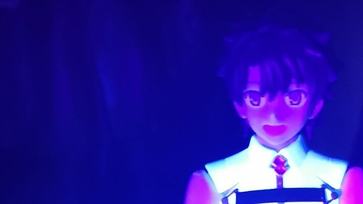 Don't use ultraviolet light to shine on the model in the middle of the night! !