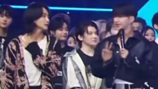 【seventeen】عندما يكون تركيز الأشخاص المنطويين في المجموعة مرتفعًا جدًا، يحدث هذا: لا يستطيع ثلاثة عش