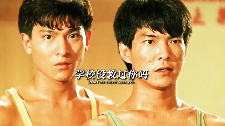 Setengah dari lingkaran film Hong Kong keluar dari lift