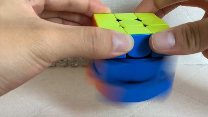 Làm thế nào để khối Rubik của bạn bay được