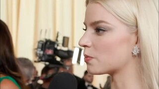 【ترجمة صينية】أنيا تايلور-جوي تصطحب والدها إلى حفل الأوسكار