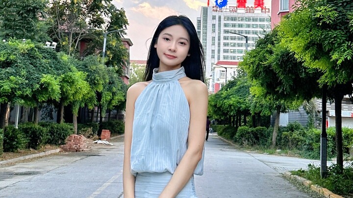 I’m so jealous my senior brother has a girlfriend like me.