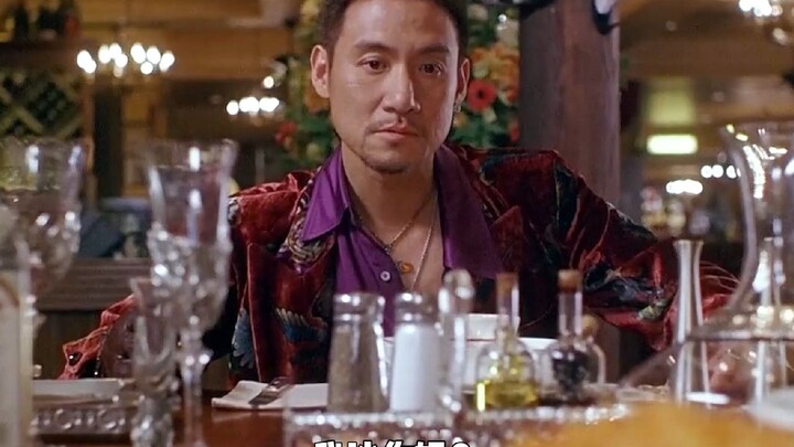 “Hoa Tử, tay trái anh ấy đúng”