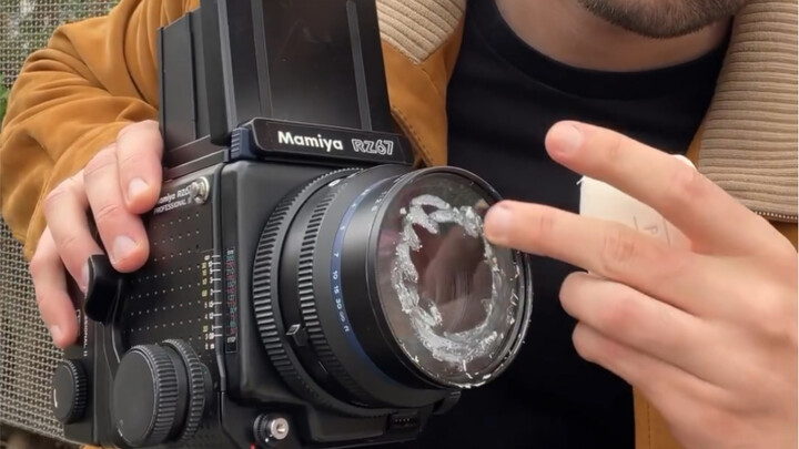 在uv上涂抹肥皂拍摄的胶片