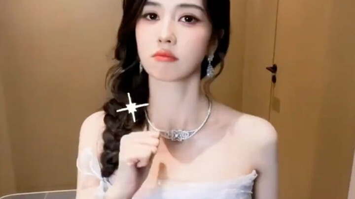 ไป๋ลู่ไม่คาดคิดว่าเพลงนี้จะดังขึ้นมาด้วยวิธีการลอกเลียน