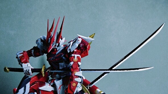 There are too many accessories. Let's play slowly. Let's start with a wave of swords.
