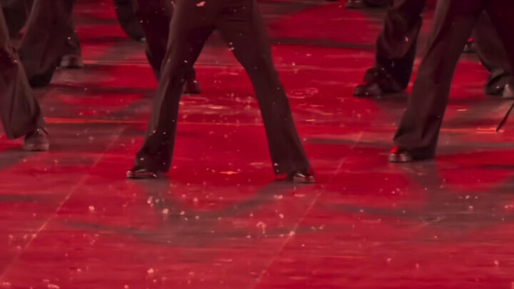 Why does Jie Guo love dancing so much? The “Shake People” are judging his moves! Haha…