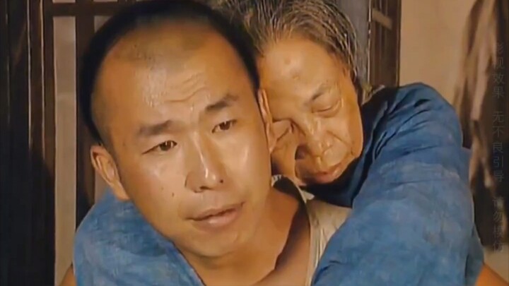 A poor young man picked up a “mother” on the streets of Beiping—only to discover she actually owned 