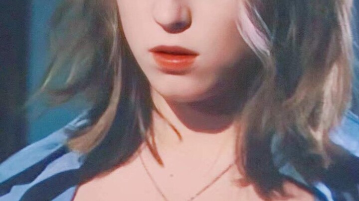 ภาพยนตร์ที่เธอรับบทนำเรื่องนี้ถูกห้ามฉายในฝรั่งเศสเป็นเวลา 24 ปี ในที่สุด นักแสดงสาวผู้ขึ้นชื่อเรื่อ