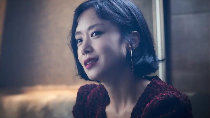 By day, she’s a sweet, tender little wife; by night, she transforms into a twisted, murderous psycho