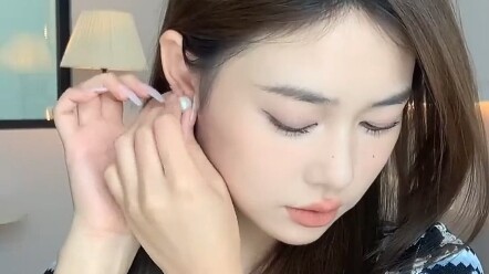 Yah… hubungan cinta dengan sahabatku ternyata memang salah tempat.