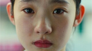 “我们生在沼泽，但依然有人仰望星空”