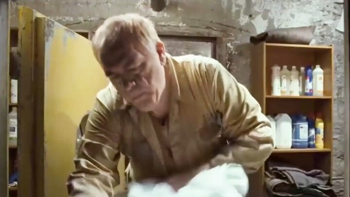 A prisoner discovered that the prison laundry machine could be used for an escape—quite a creative i