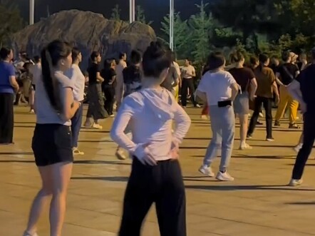 如果你们也和我一样 那么一起热爱生活吧～ #旧梦完整版#广场舞小鲁班 @抖音小助手