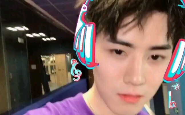 【创造营2019】微视新视频 | 任豪模仿如花，他真是又沙雕又帅一男的