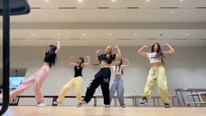 【LE SSERAFIM】2022-2024 Fun Practice Room Shorts