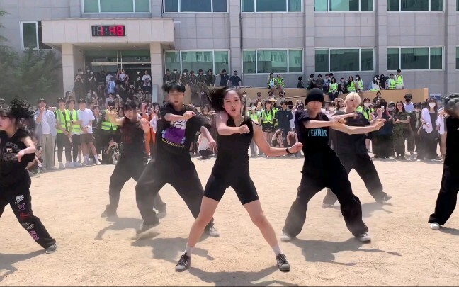 { Tiramisu Dance Troupe } Cover Naik Sepeda Soca Remix