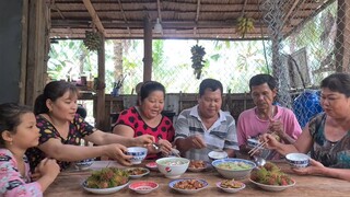 Hết Sạch Nồi Cơm với Món Canh Chua Bầu Dưa Mắm Tép Rang Ăn Lúc Trời Đang Mưa | TKQ & Family T1015