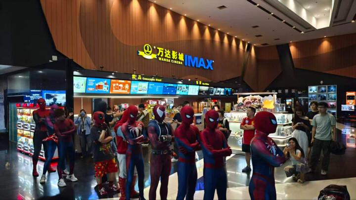“Halo, film apa yang ingin Anda tonton?”
