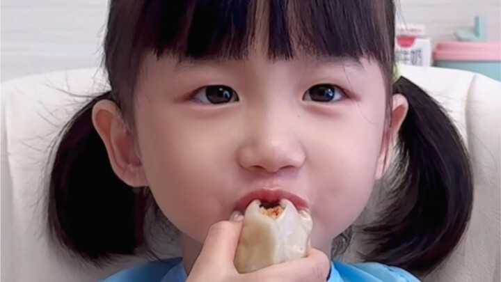 لديها أيضًا أصدقاء جيدون الآن.