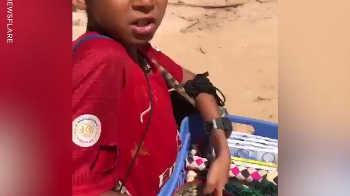 Multi Lingual Boy who learned different languages through talking to different tourists 😍
