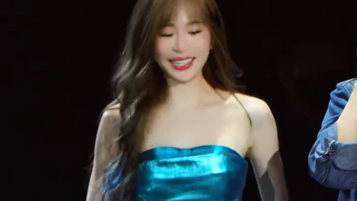 أحب حقًا مشاهدتها وهي تمرر الأمور بسهولة~