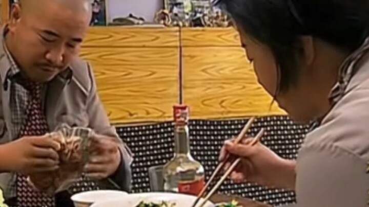 Dulu, merekalah yang makan kaki babi, yang membuatku sangat rakus. Kaki babi ini rasanya sangat leza