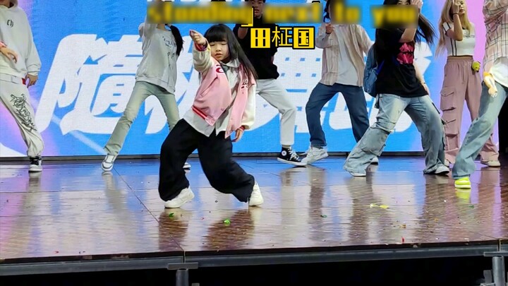 [Little 6-year-old version] Rebirth: I'm dancing randomly standing next to you Dance break