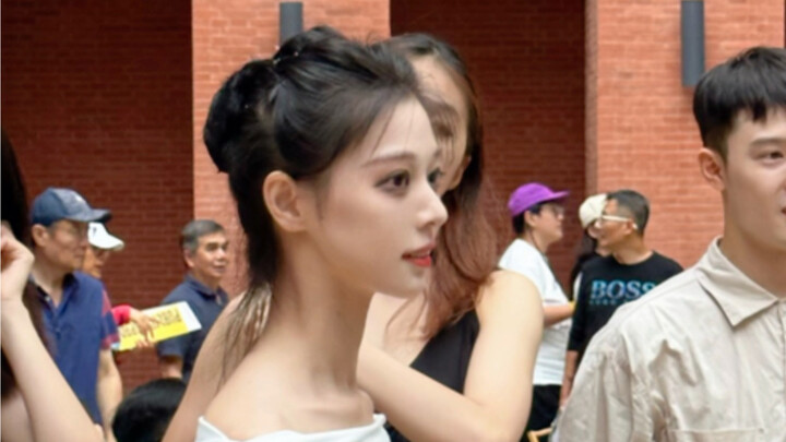 演出马上开始啦！南瓜小姐不许发呆哦