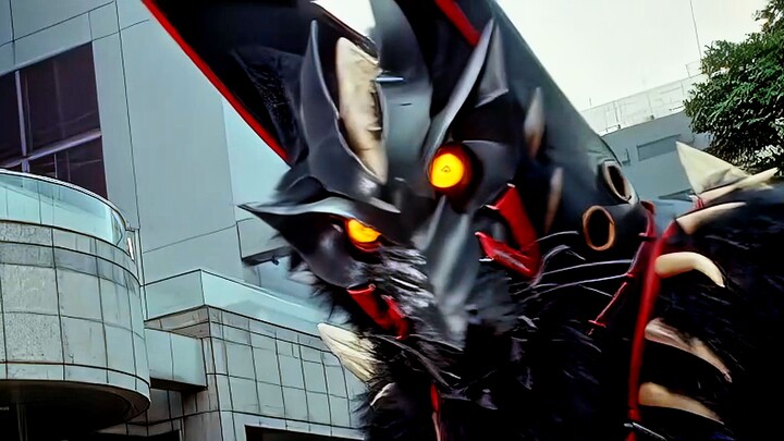 Anyone with a bit of wolf attributes looks handsome. Is this a stand attack?