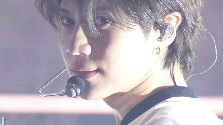 Taemin Solo’s New Track “Sexy In The Air” Stage on 08/25/24