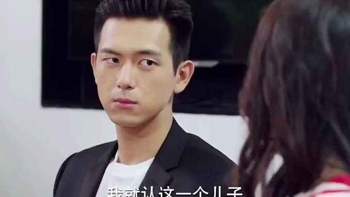 Hàn Thương Ngôn được mẹ kế cưng chiều hết mực, tuy không phải mẹ ruột nhưng còn thân thiết hơn cả mẹ