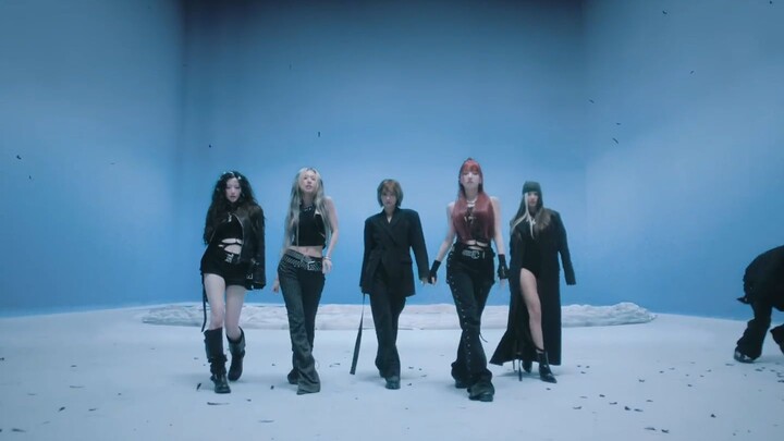 i-dle Crow Performance Video
