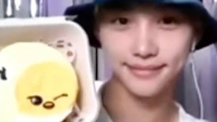 【Li Longfu】._.➡️OoO Li Longfu ketawa ngakak lihat kue Koka jatuh