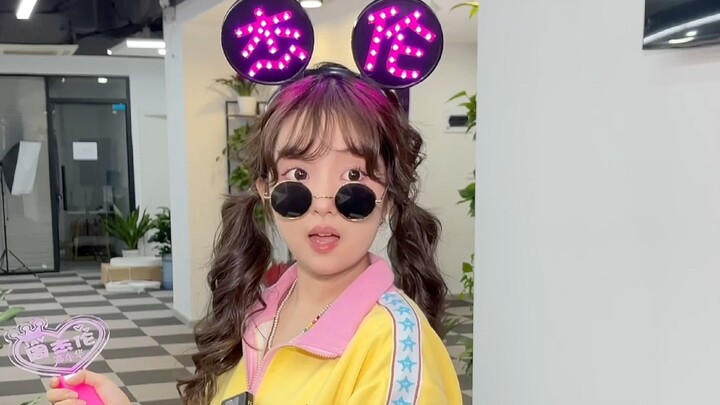 Dia mengajakku menonton Jay Chou, aku membalasnya dengan mengirimnya bertemu Huo Yuanjia